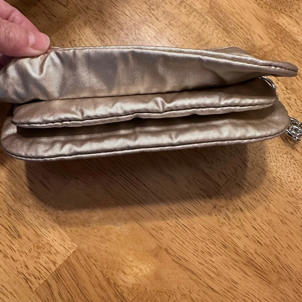 Kipling Set Alvar Metallic Glow Nylon Crossbody Gold & Large Creativity Wallet - Picture 12 of 14